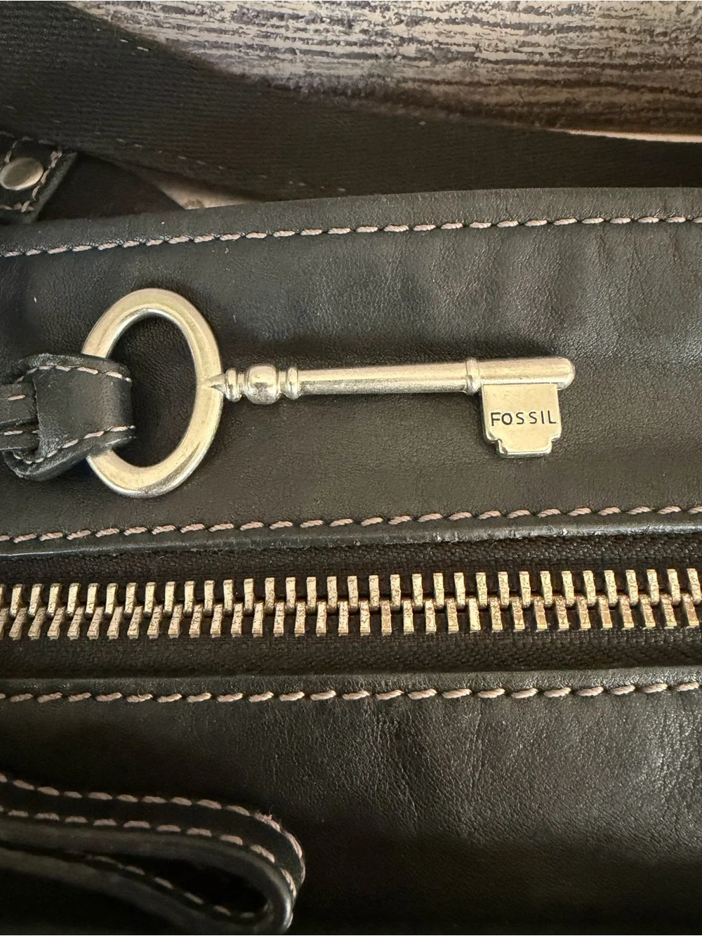Vintage Fossil Black Leather Shoulder Bag | Genuine Leather | Classic Key Charm
